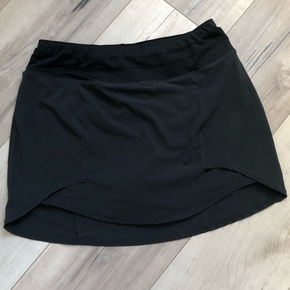 Oiselle running skirt with built-in shorts! In EUC